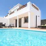 Icaro Piscina Climatizada プラヤ・ブランカ