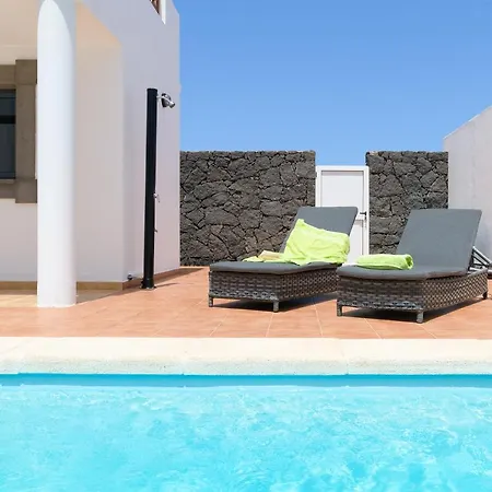 Icaro Piscina Climatizada ヴィラ